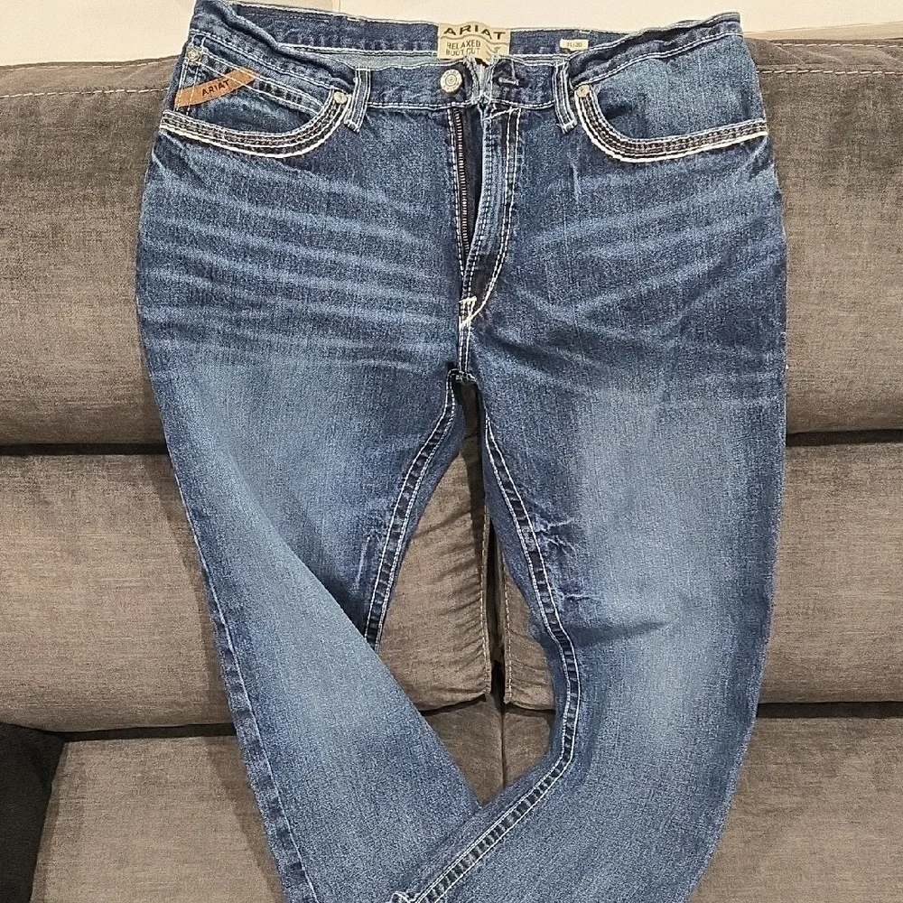 Ariat Men's Relaxed Blue Jeans with Tan Accents - Picture 2 of 4